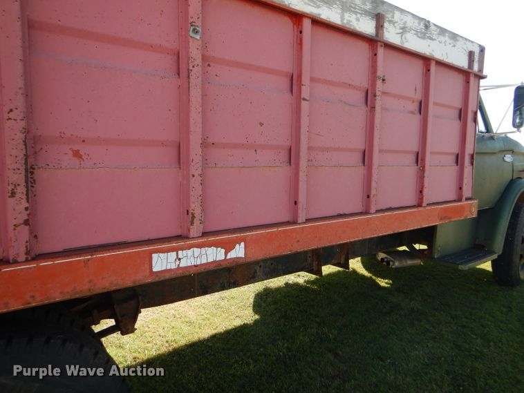 image for item DD4508 1969 Ford 600 grain truck