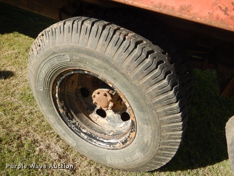 image for item DD4508 1969 Ford 600 grain truck