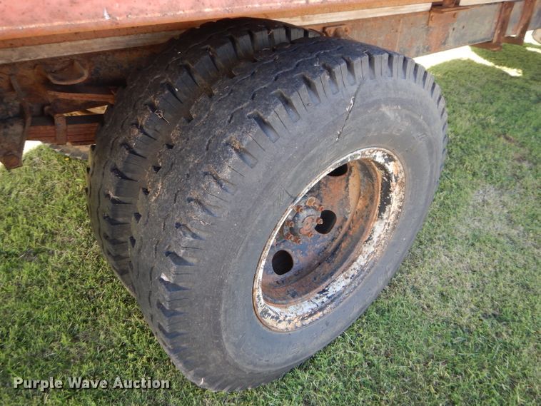 image for item DD4508 1969 Ford 600 grain truck