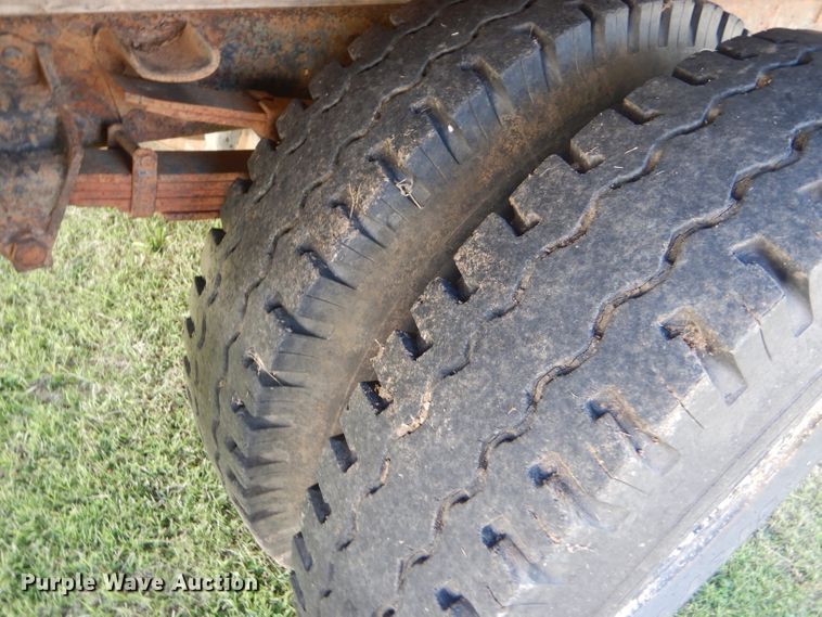 image for item DD4508 1969 Ford 600 grain truck