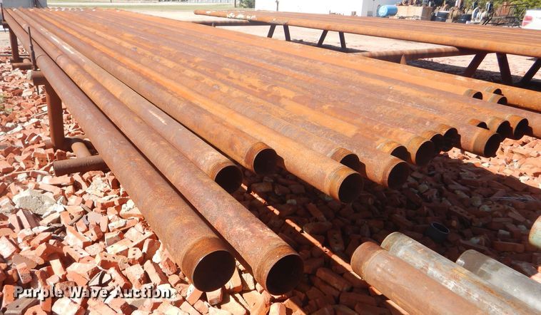 image for item DD4513 Approximately 20 oilfield pipes