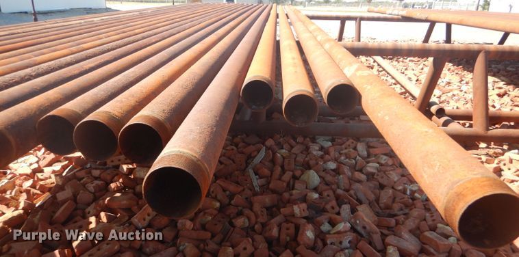 image for item DD4513 Approximately 20 oilfield pipes
