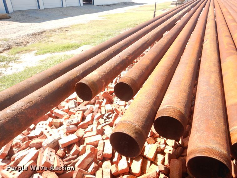 image for item DD4513 Approximately 20 oilfield pipes