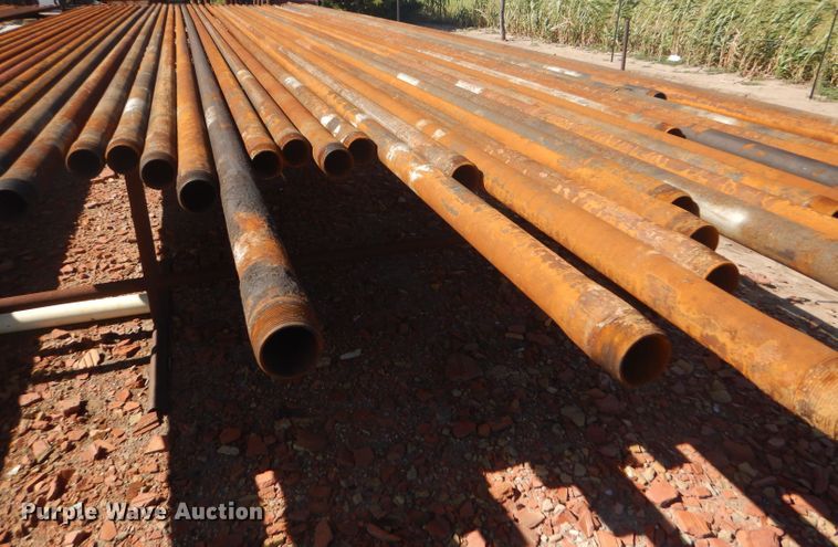 image for item DD4515 Approximately 37 oilfield pipes