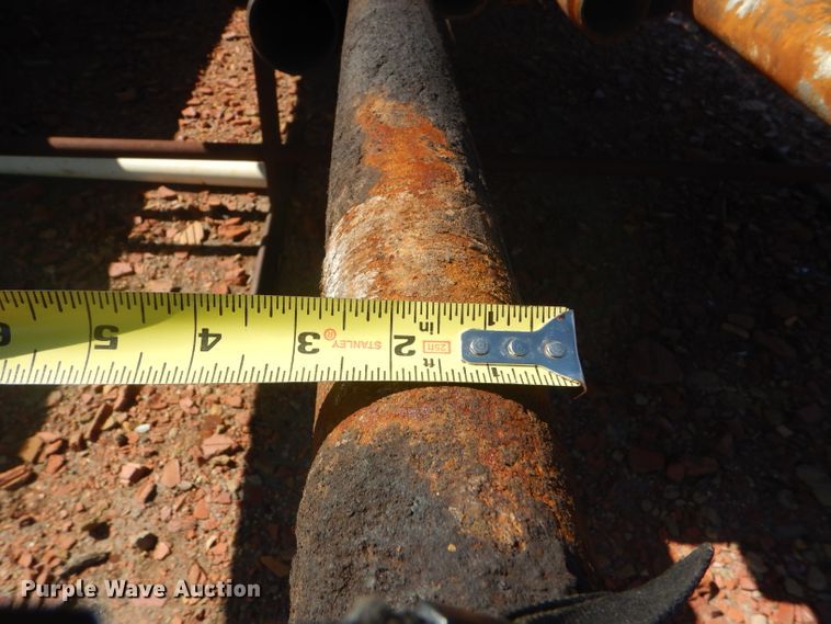 image for item DD4515 Approximately 37 oilfield pipes
