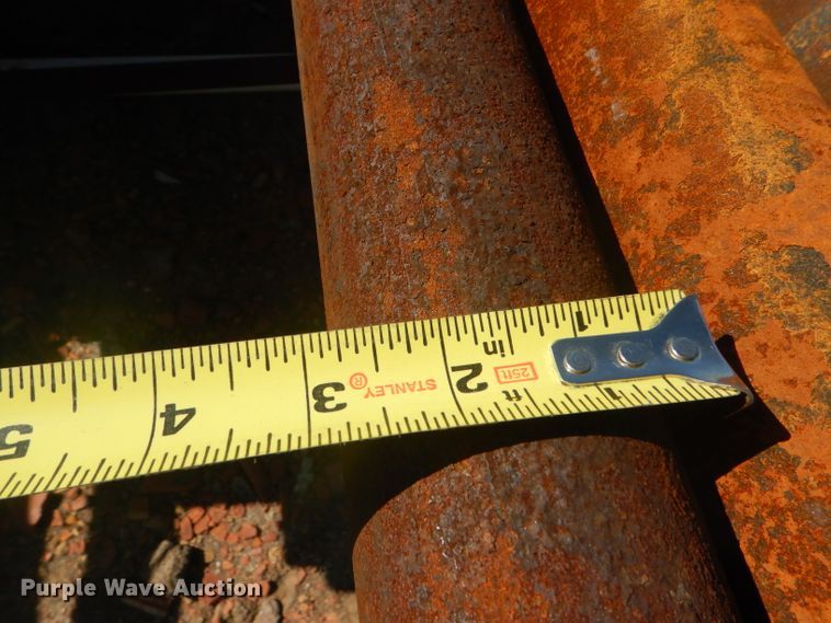 image for item DD4515 Approximately 37 oilfield pipes