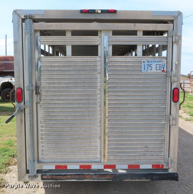 image for item DD6405 2005 Travalong livestock trailer