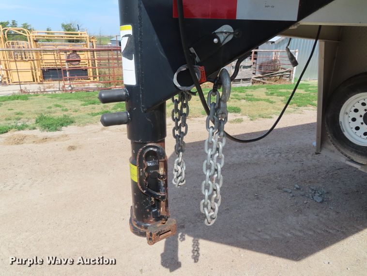 image for item DD6405 2005 Travalong livestock trailer