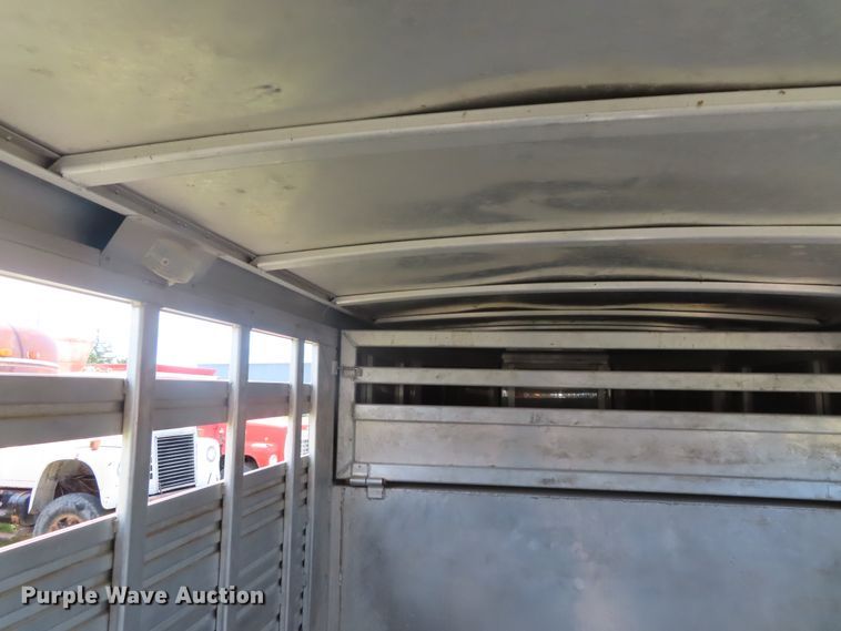 image for item DD6405 2005 Travalong livestock trailer