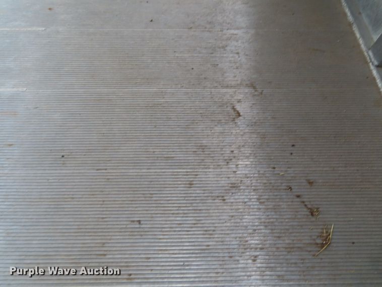 image for item DD6405 2005 Travalong livestock trailer