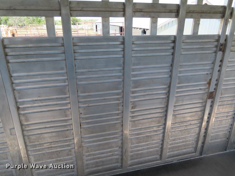 image for item DD6405 2005 Travalong livestock trailer