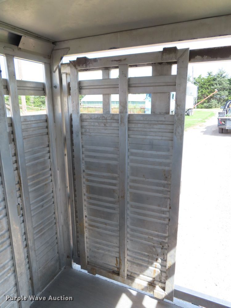 image for item DD6405 2005 Travalong livestock trailer