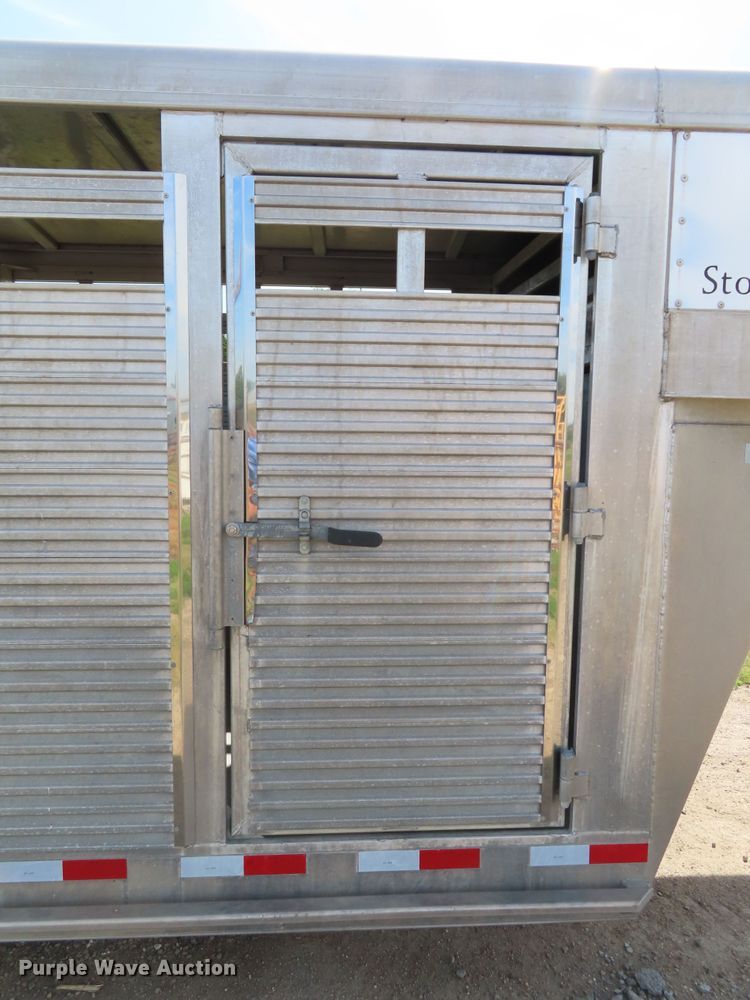 image for item DD6405 2005 Travalong livestock trailer