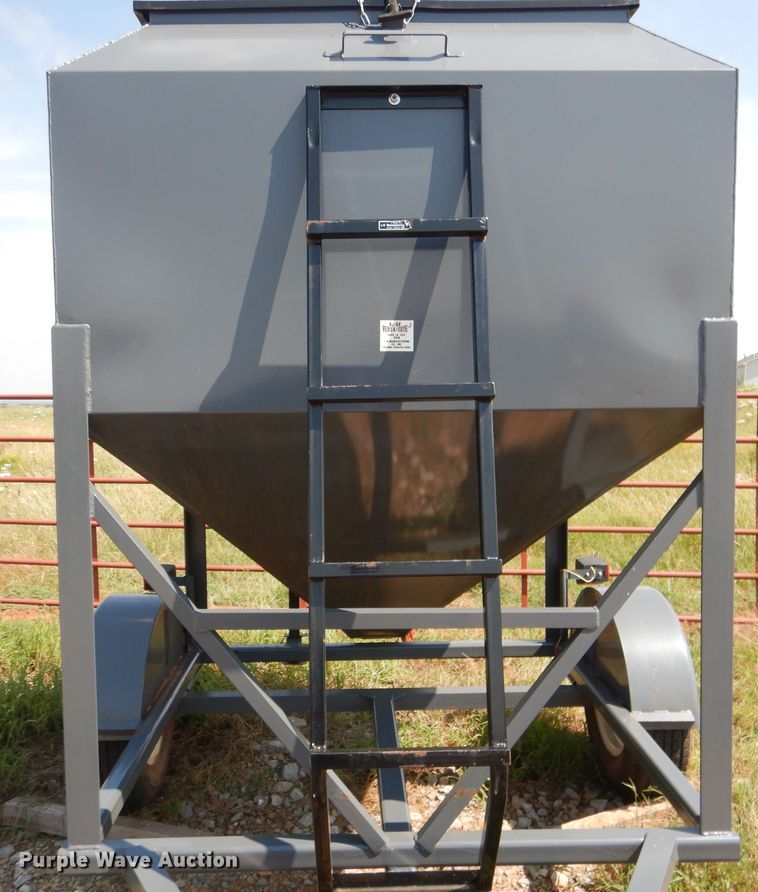 image for item DF2216 LV Versa Tote 99164 seed tender