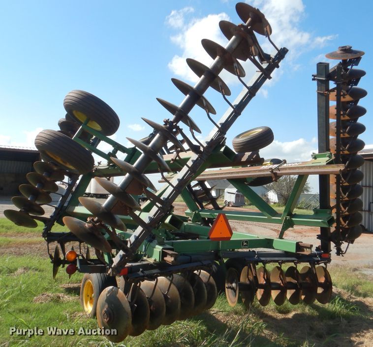 image for item DF2220 John Deere 630 disk