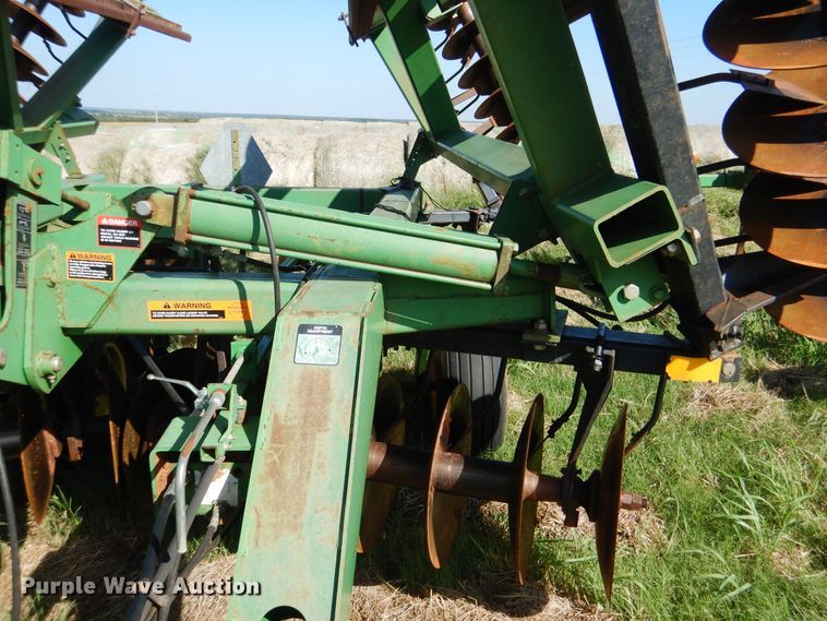 image for item DF2220 John Deere 630 disk