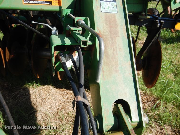 image for item DF2220 John Deere 630 disk