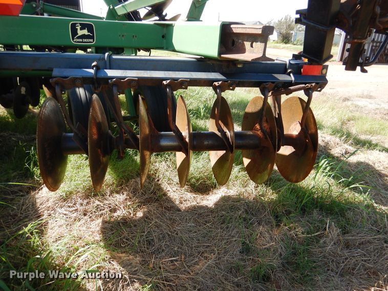 image for item DF2220 John Deere 630 disk