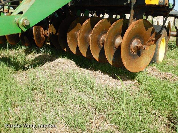 image for item DF2220 John Deere 630 disk