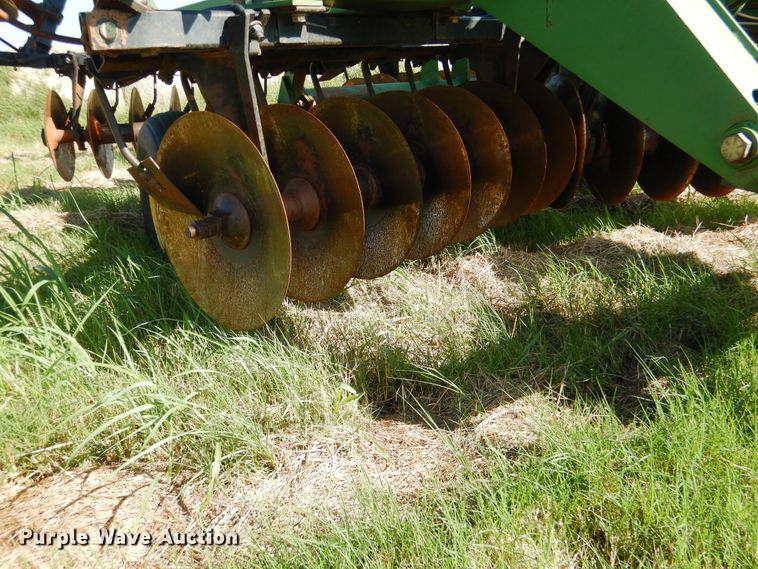 image for item DF2220 John Deere 630 disk