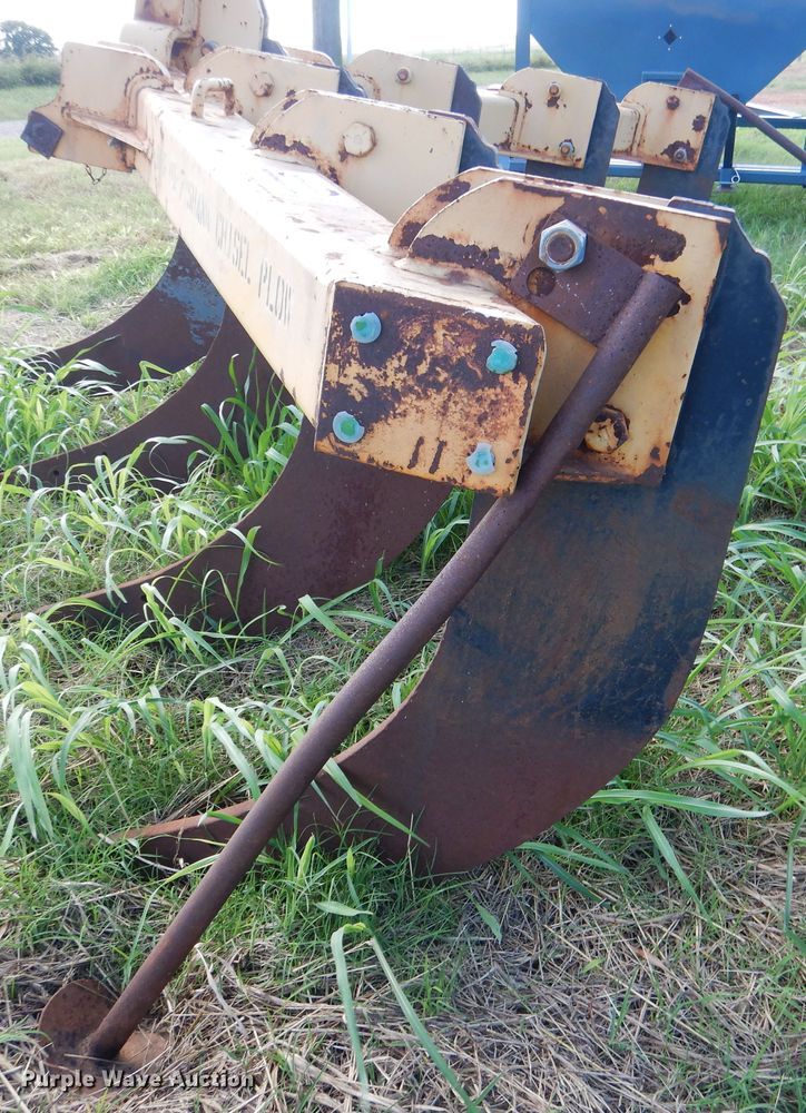 Big Ox chisel plow ripper in Orlando, OK Item DF2221 sold Purple Wave
