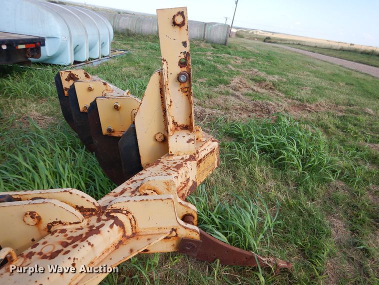 image for item DF2221 Big Ox chisel plow ripper