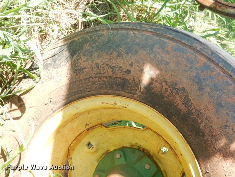 image for item DF2236 John Deere 680 chisel