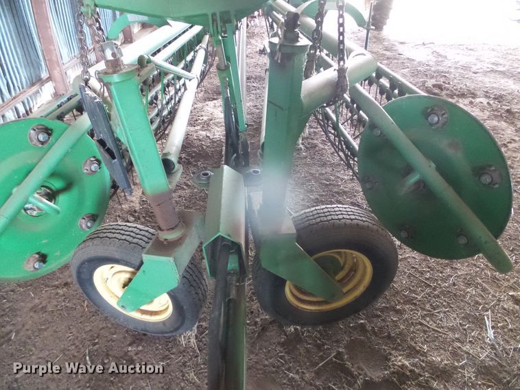 image for item DG0312 John Deere 705A hay rake