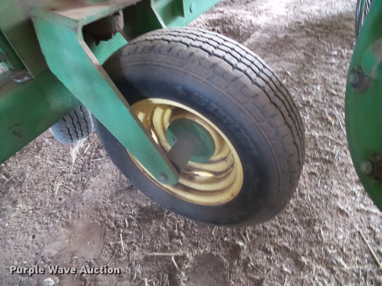 image for item DG0312 John Deere 705A hay rake