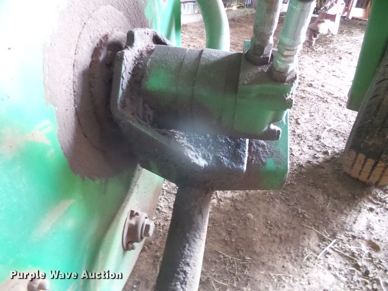 image for item DG0312 John Deere 705A hay rake