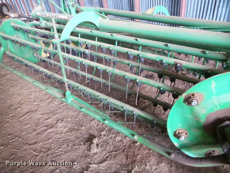 image for item DG0312 John Deere 705A hay rake
