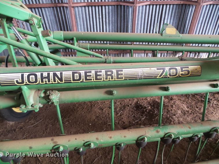 image for item DG0312 John Deere 705A hay rake
