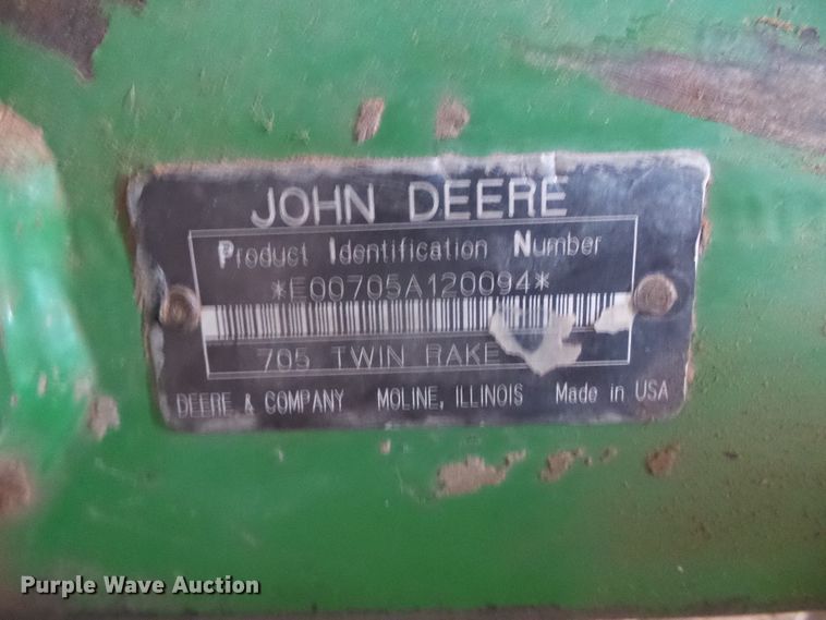 image for item DG0312 John Deere 705A hay rake