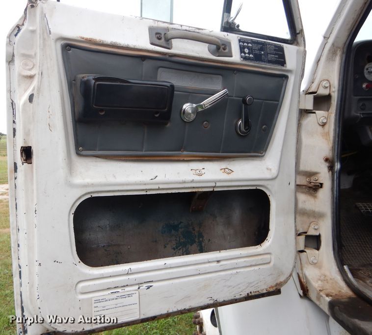 image for item DH2584 1988 GMC Brigadier grain truck