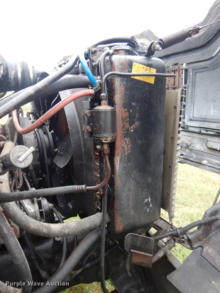 image for item DH2584 1988 GMC Brigadier grain truck