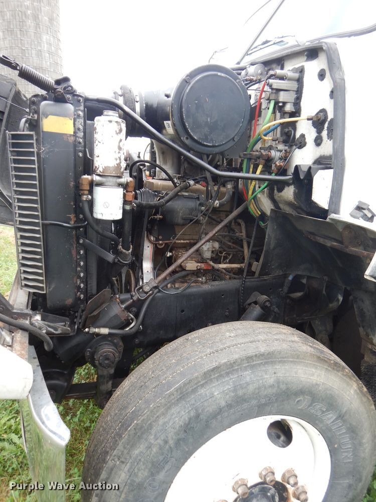 image for item DH2584 1988 GMC Brigadier grain truck