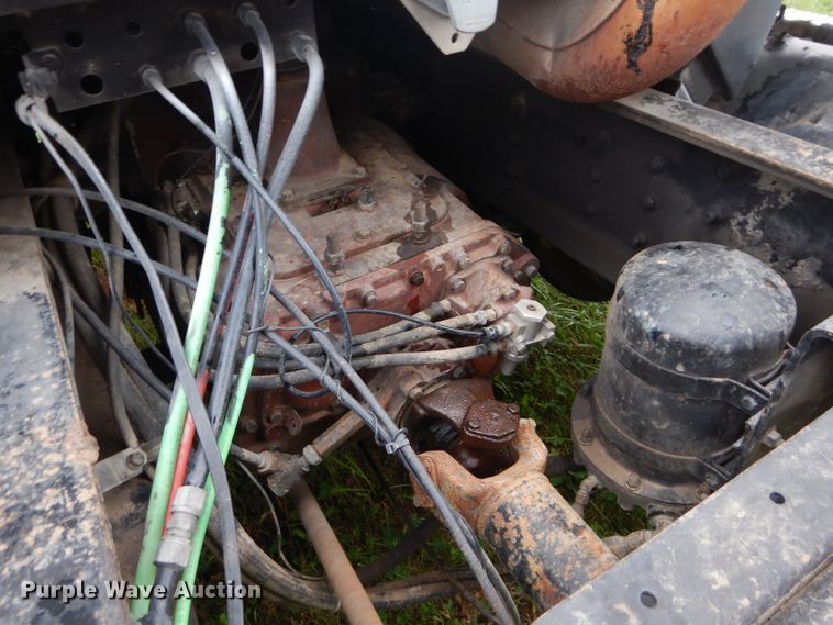 image for item DH2584 1988 GMC Brigadier grain truck