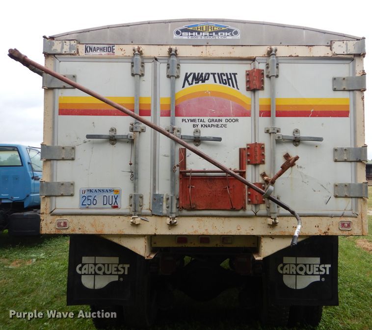 image for item DH2584 1988 GMC Brigadier grain truck
