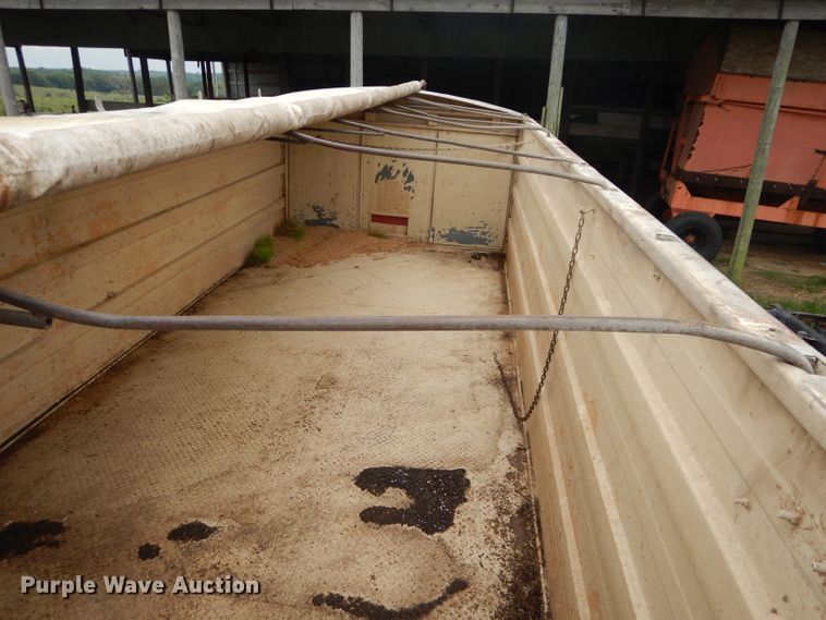 image for item DH2584 1988 GMC Brigadier grain truck