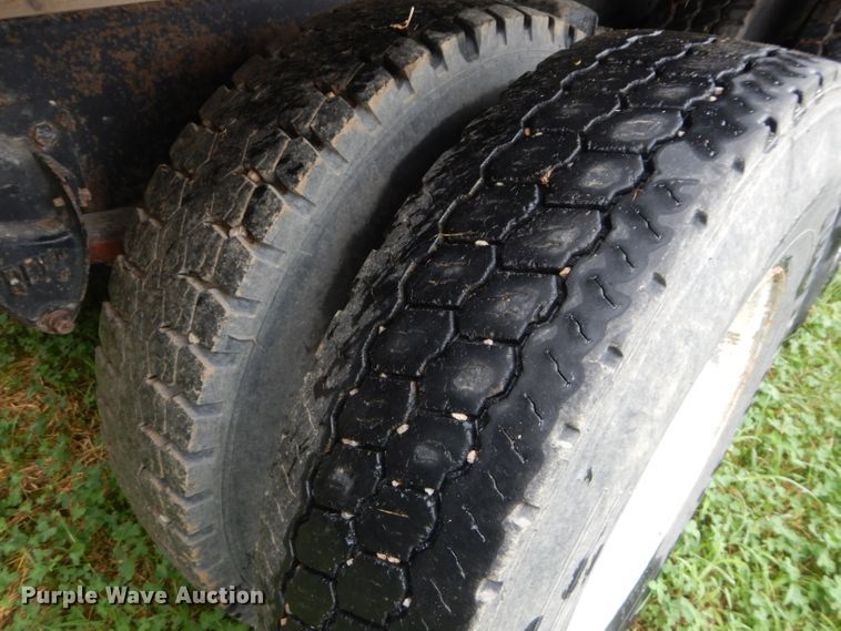 image for item DH2584 1988 GMC Brigadier grain truck