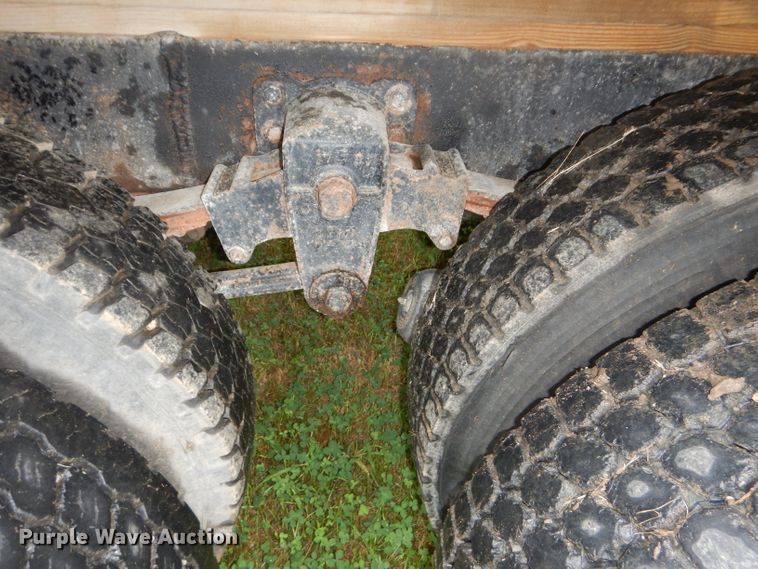 image for item DH2584 1988 GMC Brigadier grain truck