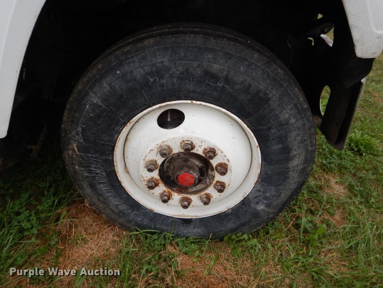 image for item DH2584 1988 GMC Brigadier grain truck