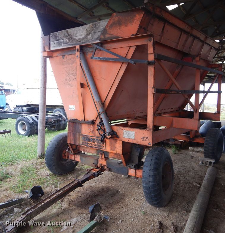 image for item DH2585 Richardton silage dump wagon