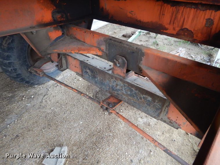 image for item DH2585 Richardton silage dump wagon