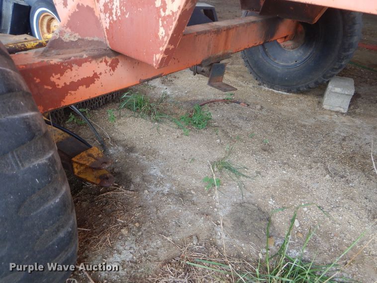 image for item DH2585 Richardton silage dump wagon