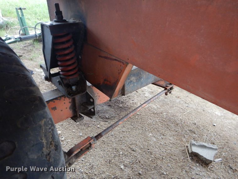 image for item DH2585 Richardton silage dump wagon