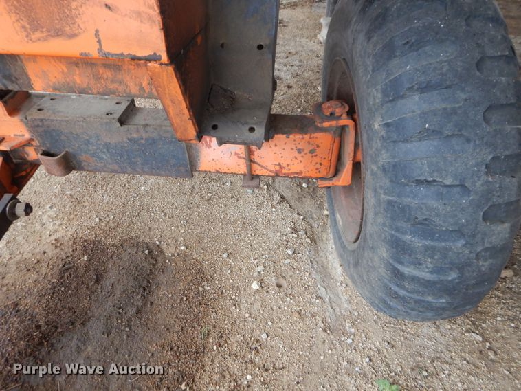 image for item DH2585 Richardton silage dump wagon