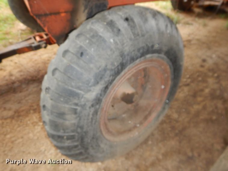 image for item DH2585 Richardton silage dump wagon