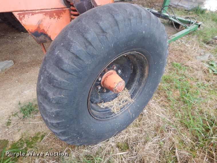 image for item DH2585 Richardton silage dump wagon