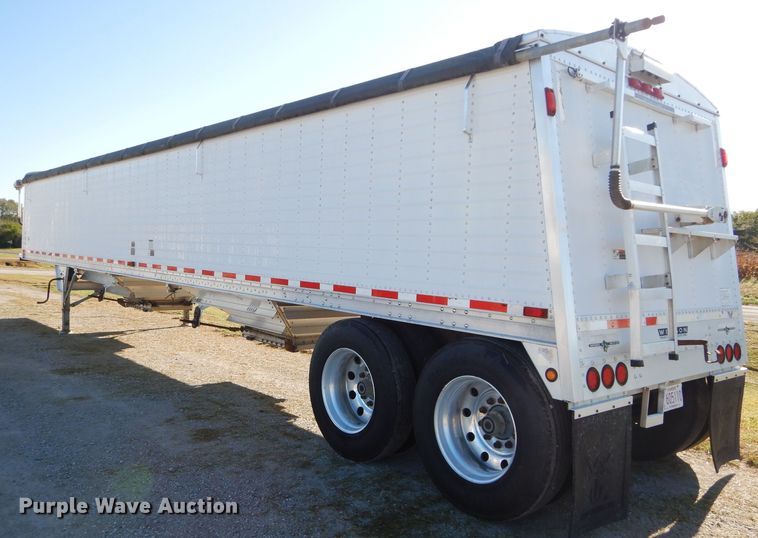 image for item DH2615 2003 Wilson DWH-5000 double hopper bottom grain trailer